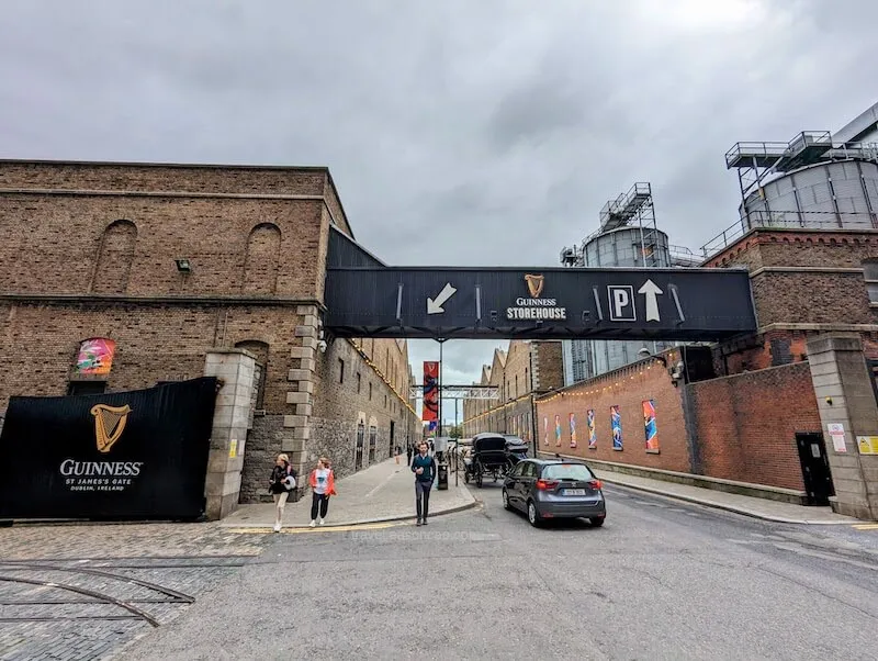 Guinness Storehouse 酒廠入口